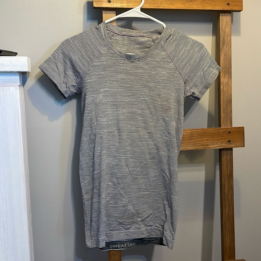 Lululemon swiftly top size 6